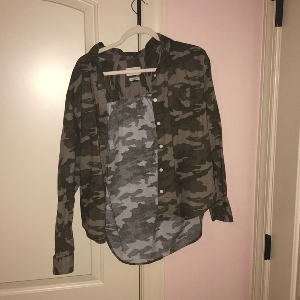 T-shirt/ Jacket